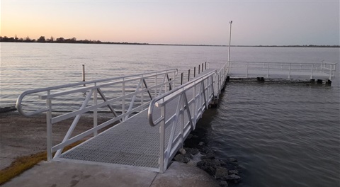 Kangaroo Lake North End jetty, July 2023.jpg